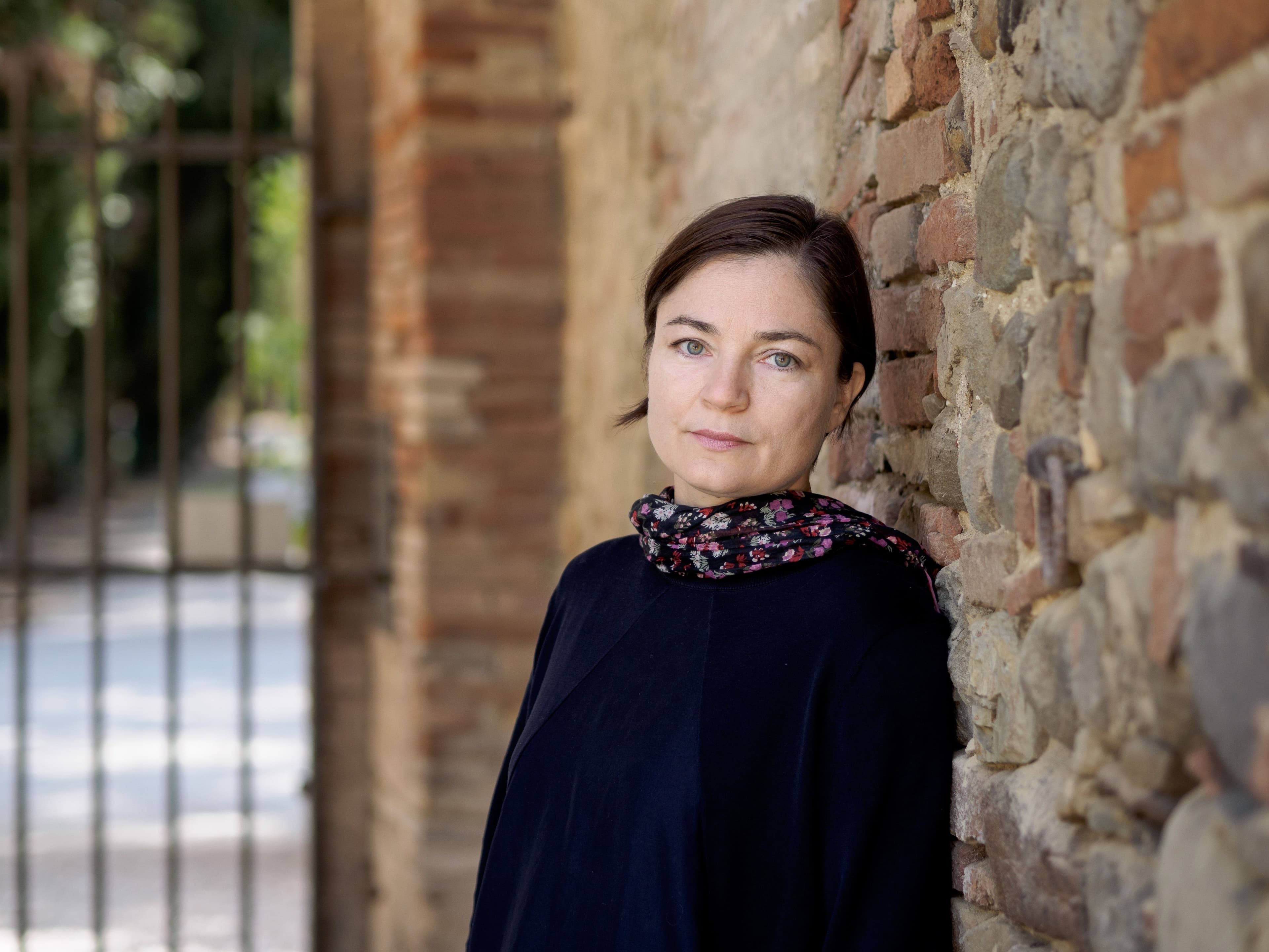 dc528429-6d97-4e81-b149-5548bdf13384